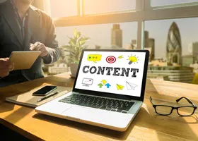 Social Media Manager - AdobeStock_108412672 --- onephoto --- 280x200 --- kostenlos